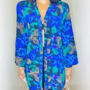 Cute Top with Shoulder Pads